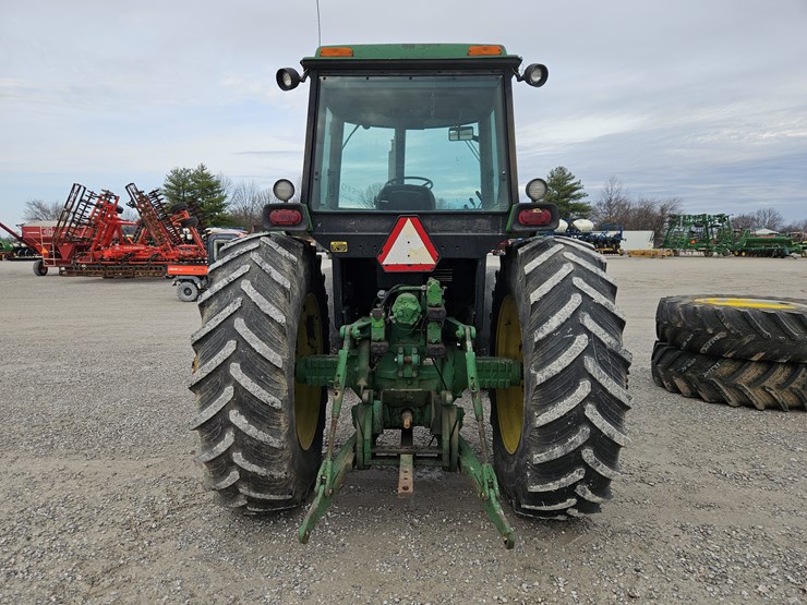 1988-john-deere-4650-image-11