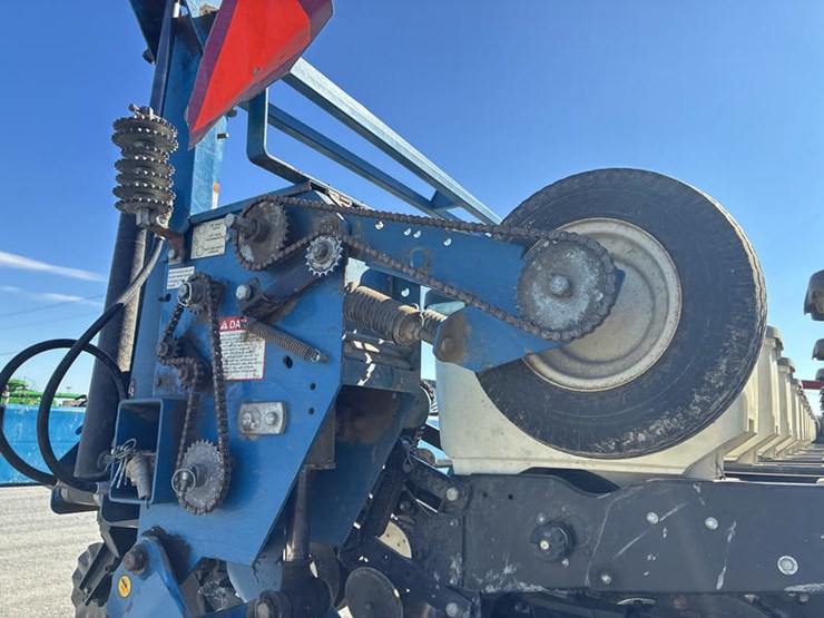 2006-kinze-3600-image-39