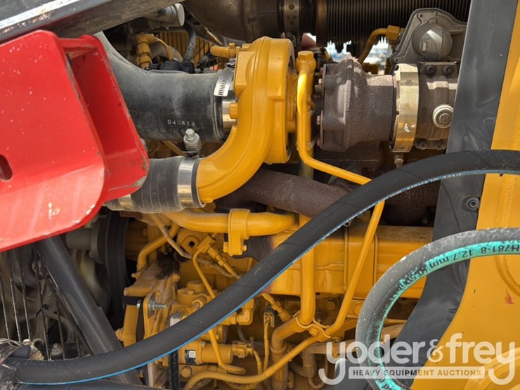 2020-deere-310l-image-39