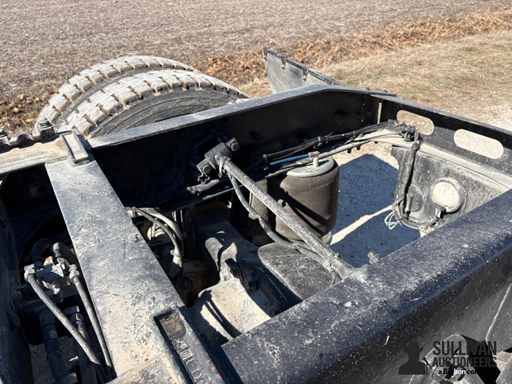 2006-freightliner-columbia-112-t/a-day-cab-truck-tractor-image-9