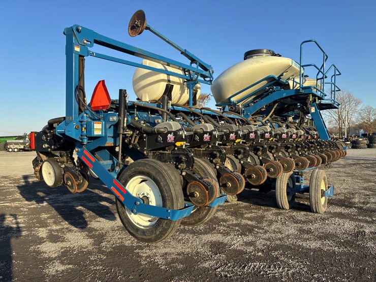 2010-kinze-3660-image-8