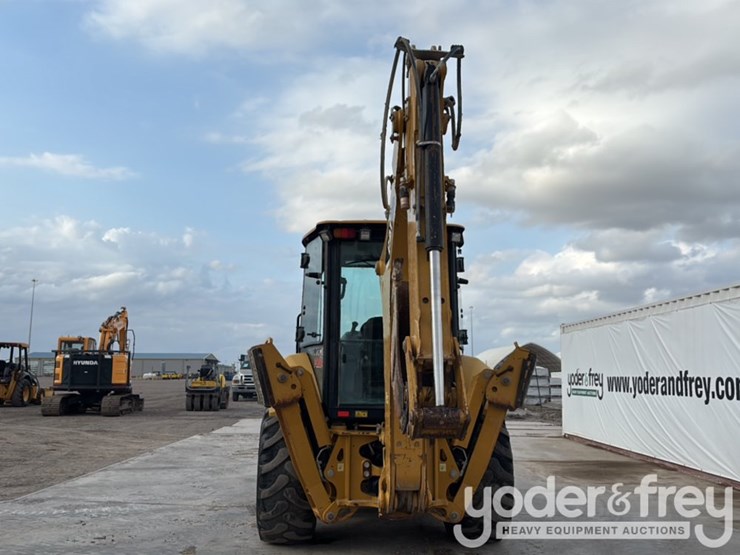 2016-caterpillar-420f2-it-image-5