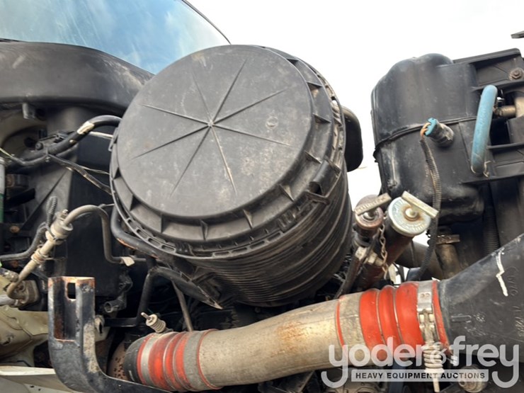 2007-international-7600-image-49