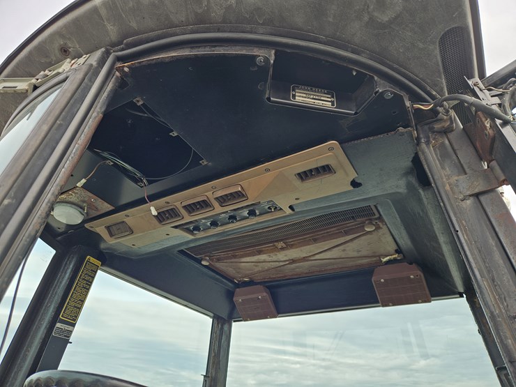 1983-john-deere-2350-image-6