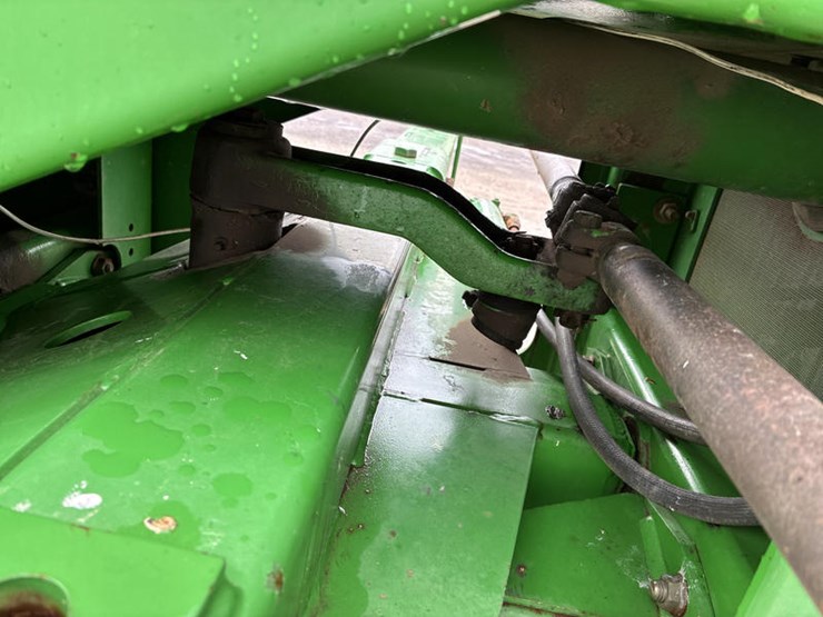 2000-john-deere-6700-image-52