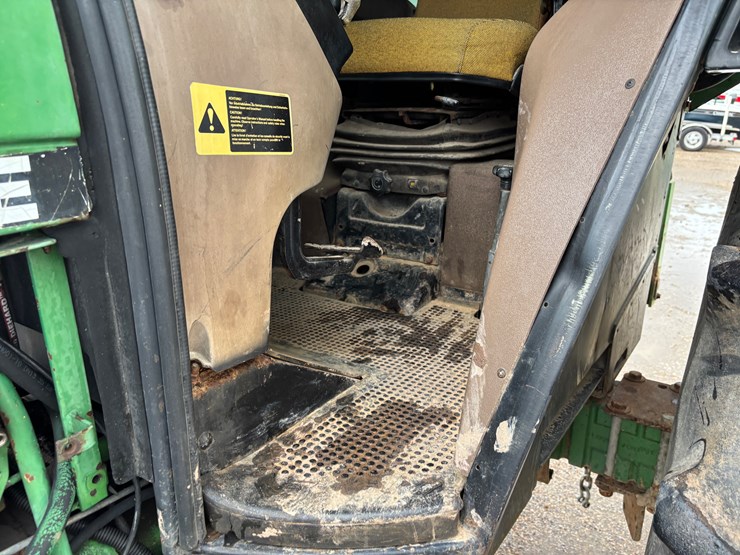 john-deere-3155-image-16