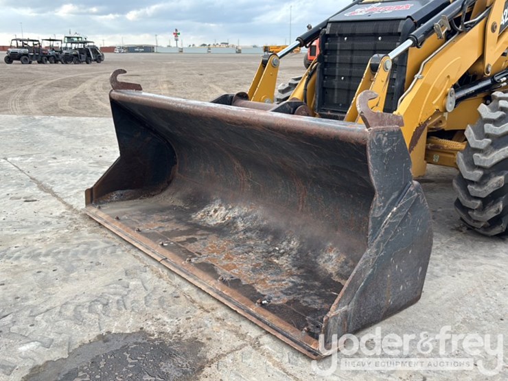 2016-caterpillar-420f2-it-image-18