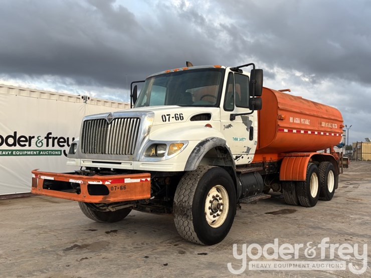 2007-international-7600-image-1