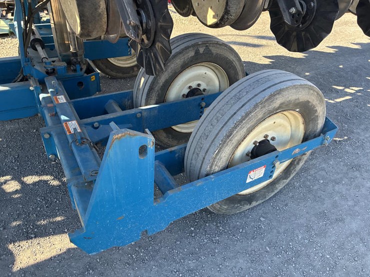 2006-kinze-3600-image-30