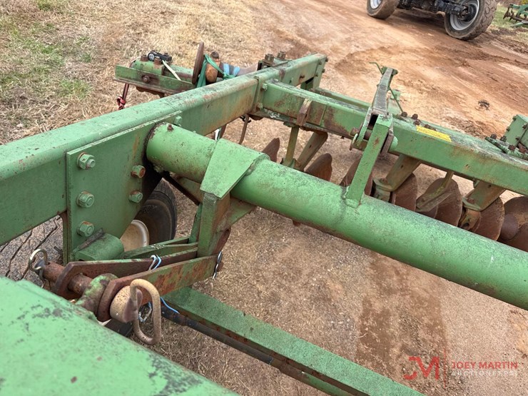 john-deere-24-image-10