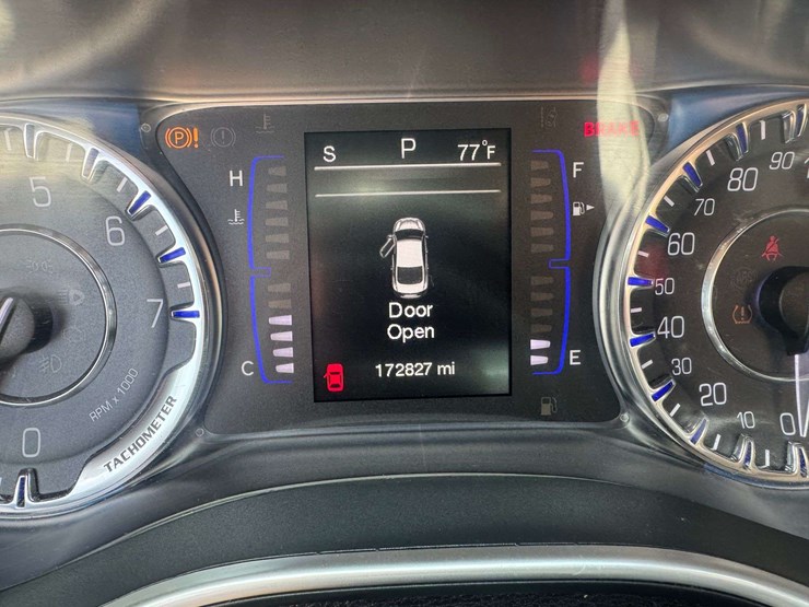 2015-chrysler-200-limited-4d-sedan---172,827-miles-image-29