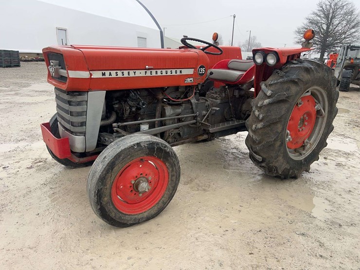 massey-ferguson-135-image-7