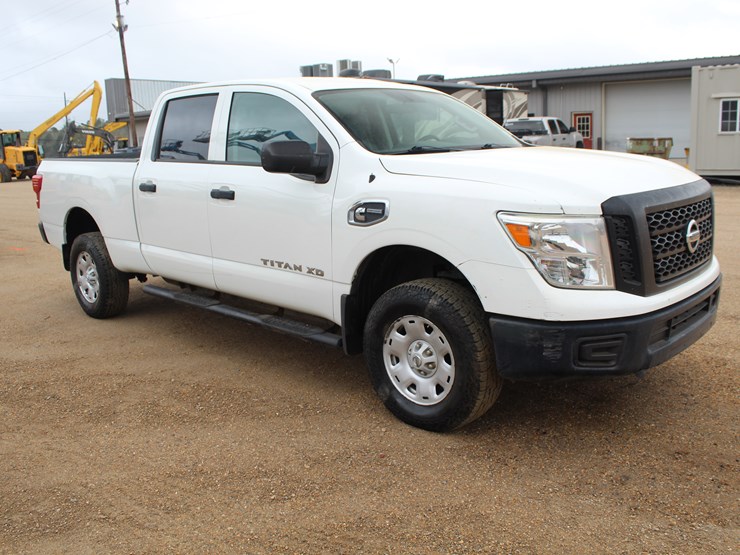 2017-nissan-titan-image-2