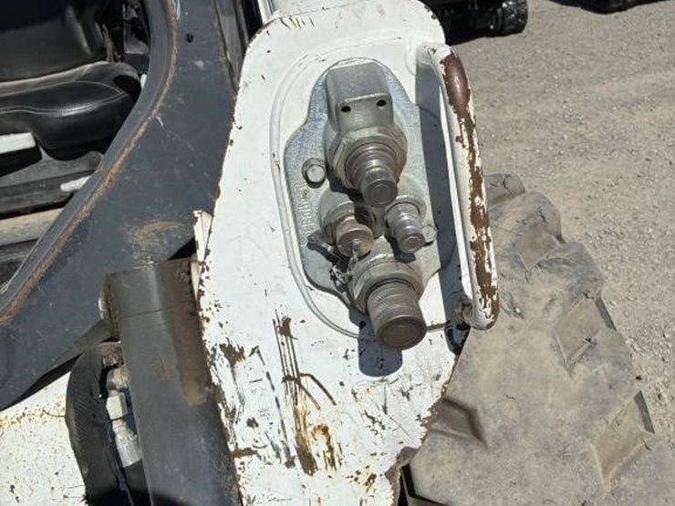 2018-bobcat-s570-image-7