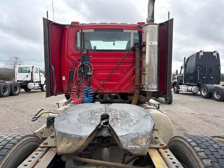 international-prostar-image-11