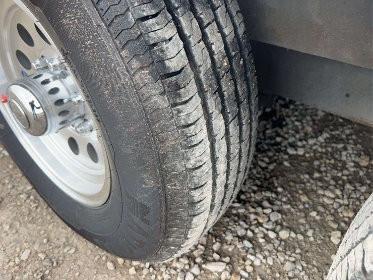 2016-stealth-viper-24'-enclosed-trailer-image-23