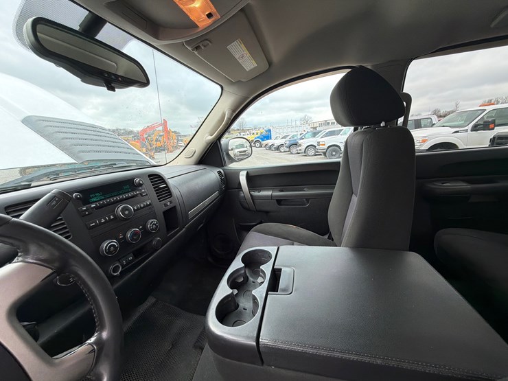 2014-chevrolet-2500-image-14