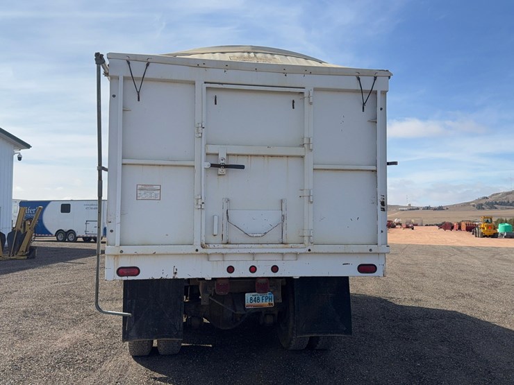 1983-ford-l800-image-4