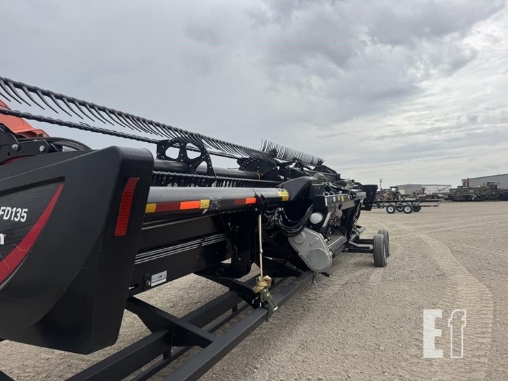 2012-mac-don-fd135-image-1