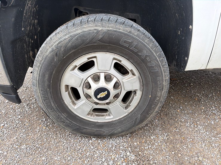 2014-chevrolet-2500-image-8