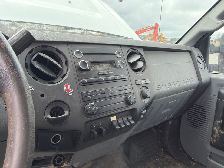 ford-f250-xl-image-21