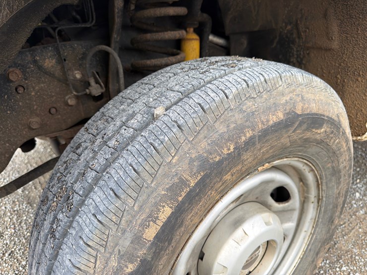 ford-f250-xl-image-10