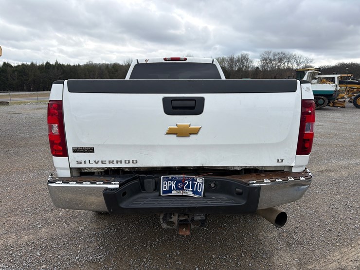 2014-chevrolet-2500-image-5