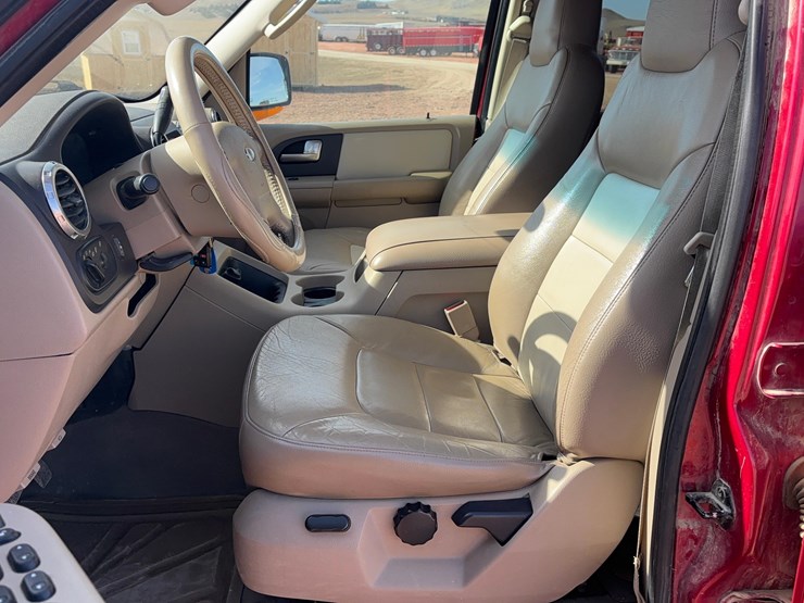 2004-ford-expedition-image-12