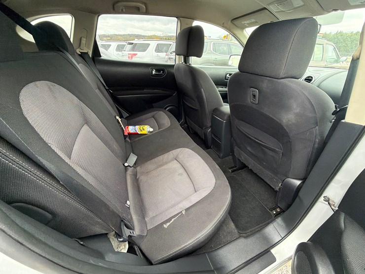 nissan-rogue-image-10