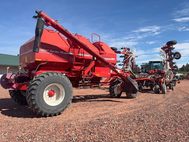 morris-contour-air-seeder-with-morris-8300-air-cart-image-6