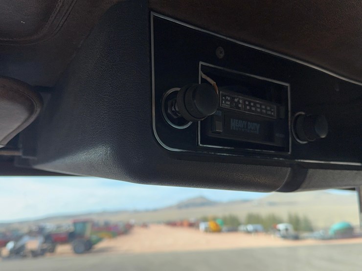 1983-ford-l800-image-30