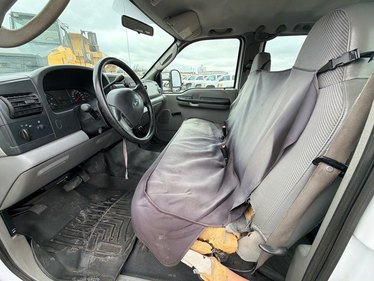 2006-ford-f450-xl-image-13