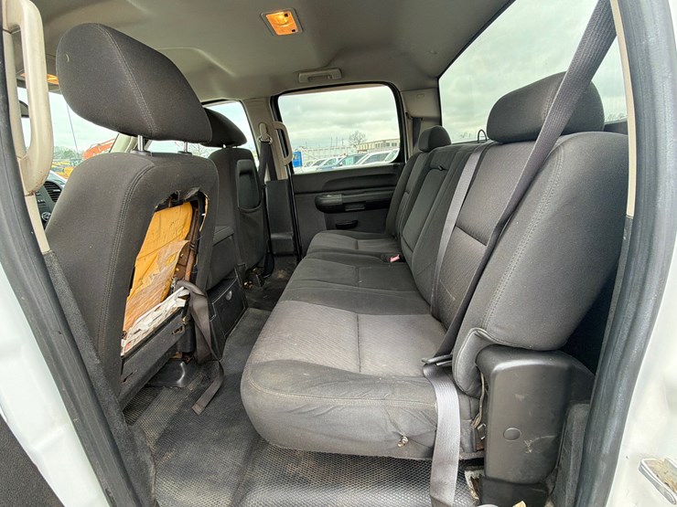 2014-chevrolet-2500-image-12