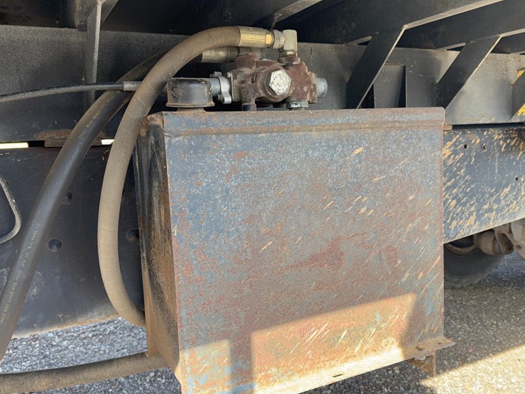 1983-ford-l800-image-10