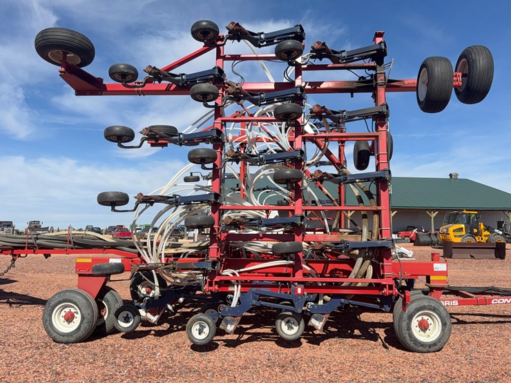 morris-contour-air-seeder-with-morris-8300-air-cart-image-3