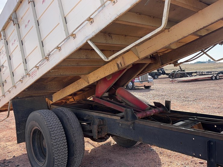 1973-chevrolet-c65-image-12