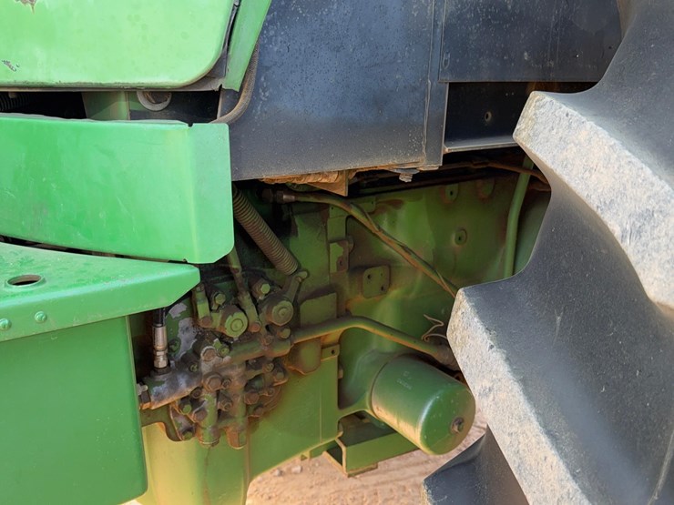 john-deere-4640-image-26