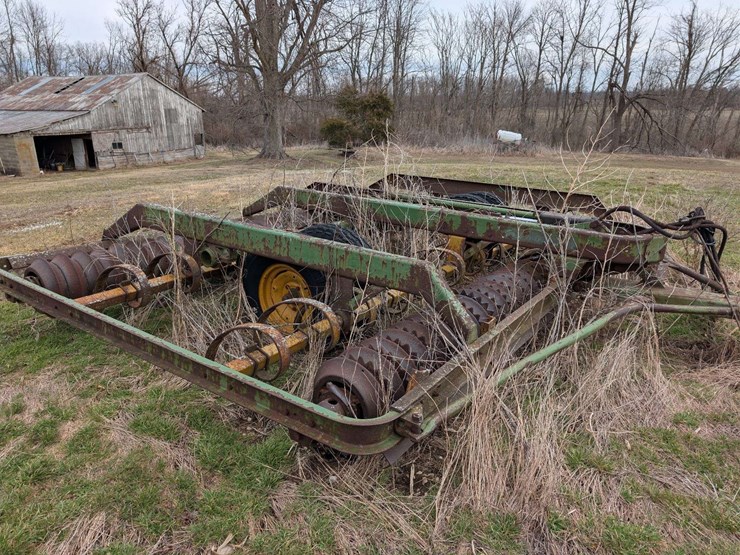 kewanee-13-foot-pull-type-cultipacker-image-1