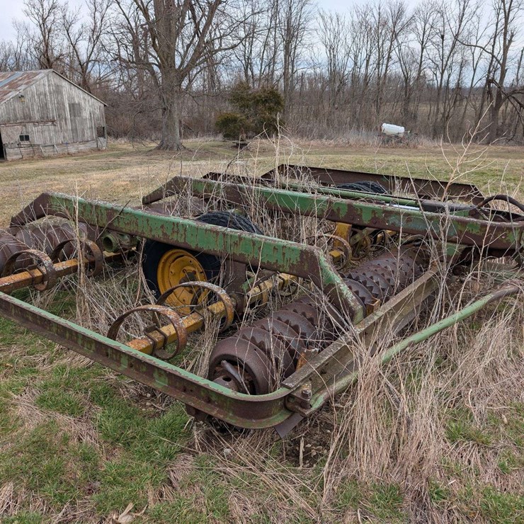 Kewanee 13 Foot Pull Type Cultipacker