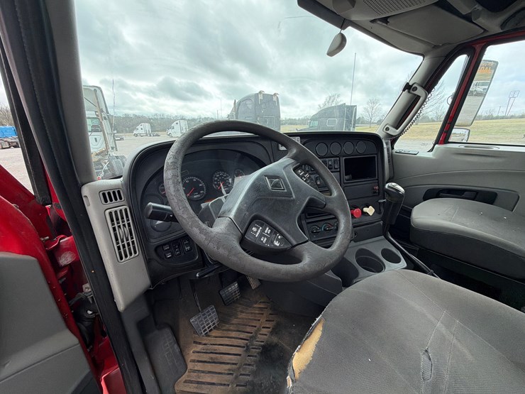 international-prostar-image-15