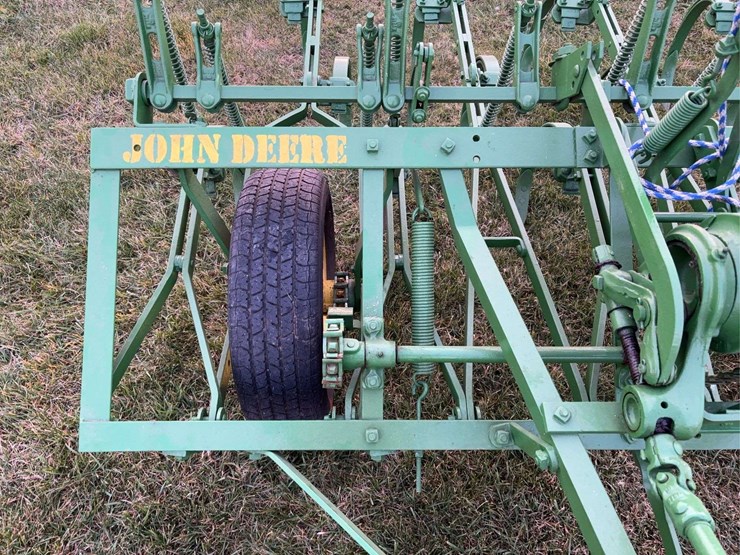 john-deere-van-brunt-cca-field-cultivator-image-21
