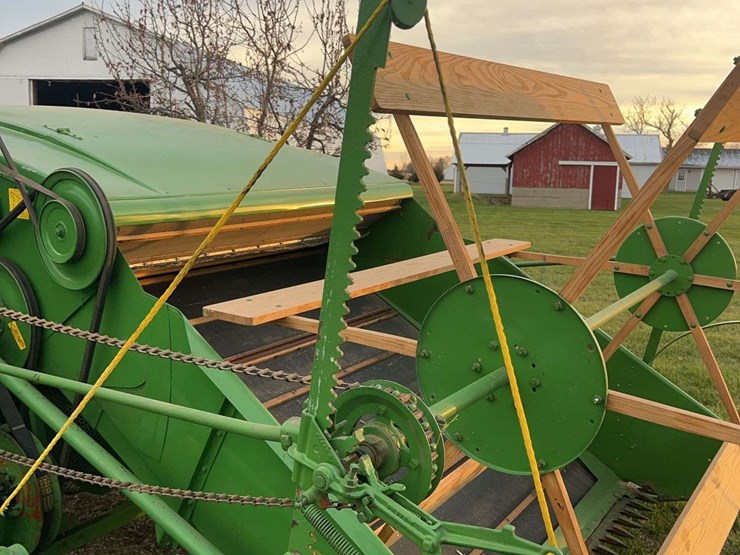 john-deere-no.-12a-pull-type-combine-image-15