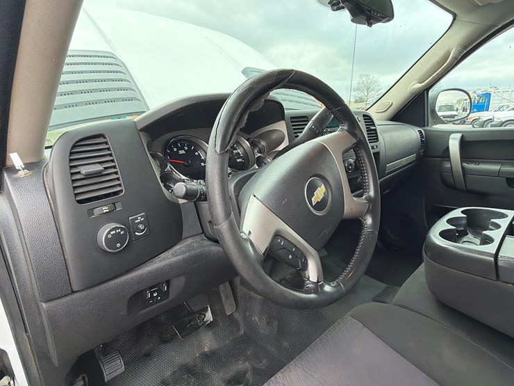 2014-chevrolet-2500-image-18