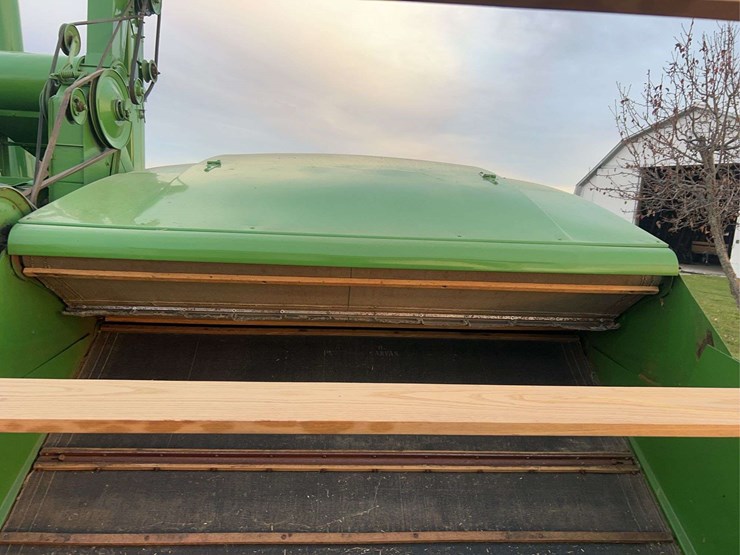 john-deere-no.-12a-pull-type-combine-image-74