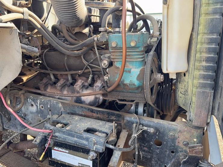 1983-ford-l800-image-21