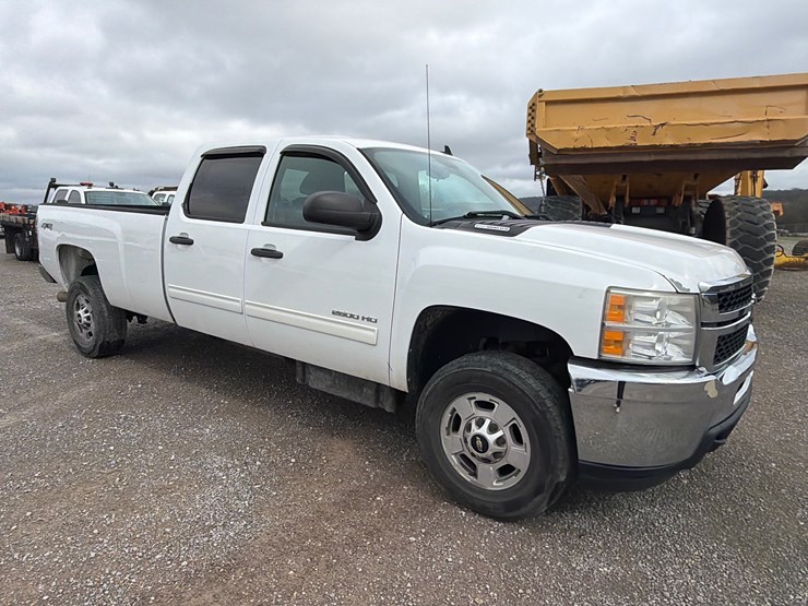 2014-chevrolet-2500-image-3