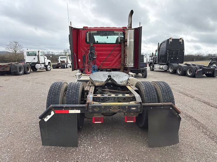 international-prostar-image-5