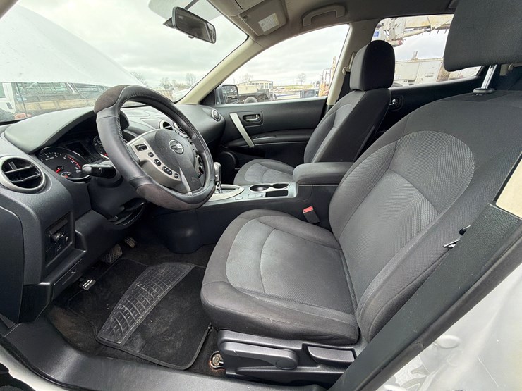 nissan-rogue-image-13