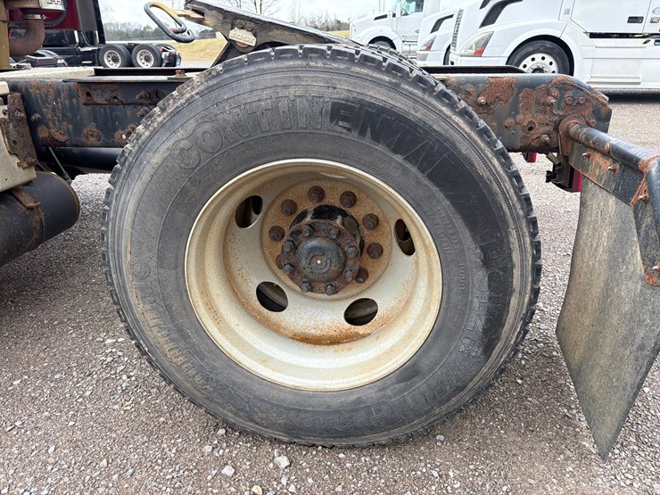 international-prostar-image-7