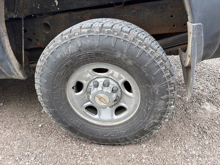 chevrolet-2500hd-image-9